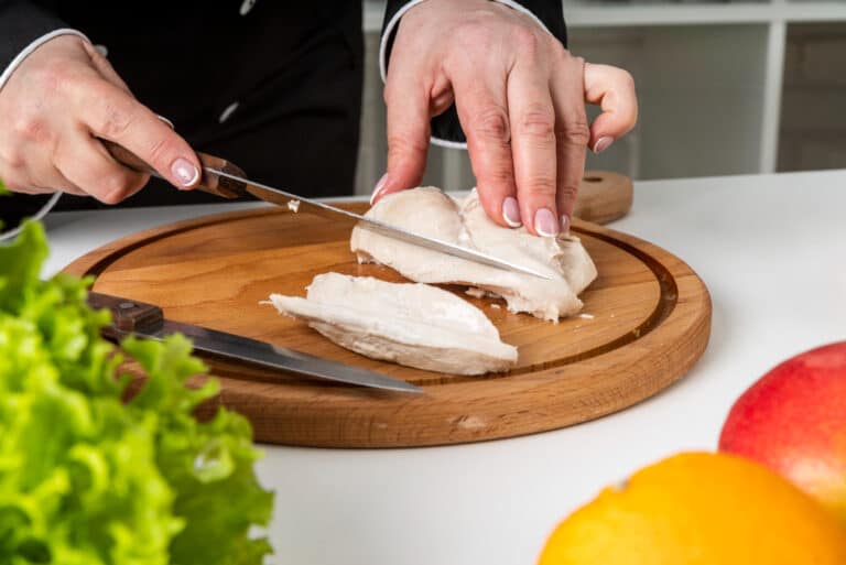 blanc de poulet : tranches de blanc de poulet prêtes à cuisiner