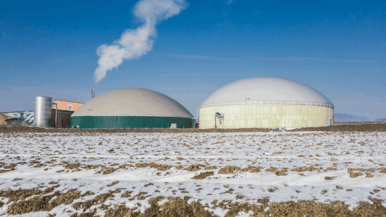lithium : paysages naturels de l'Allier avec activité minière