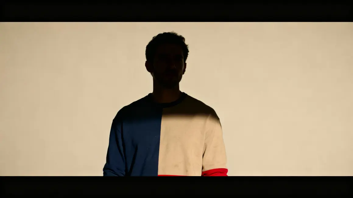 Homme en tenue 3 couleurs équilibre proportions