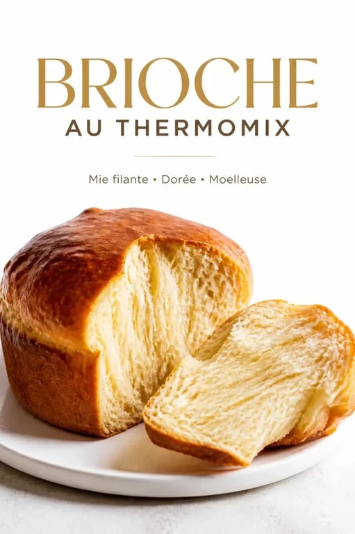 Recette thermomix brioche moelleuse et dorée, coupée pour montrer la mie filante