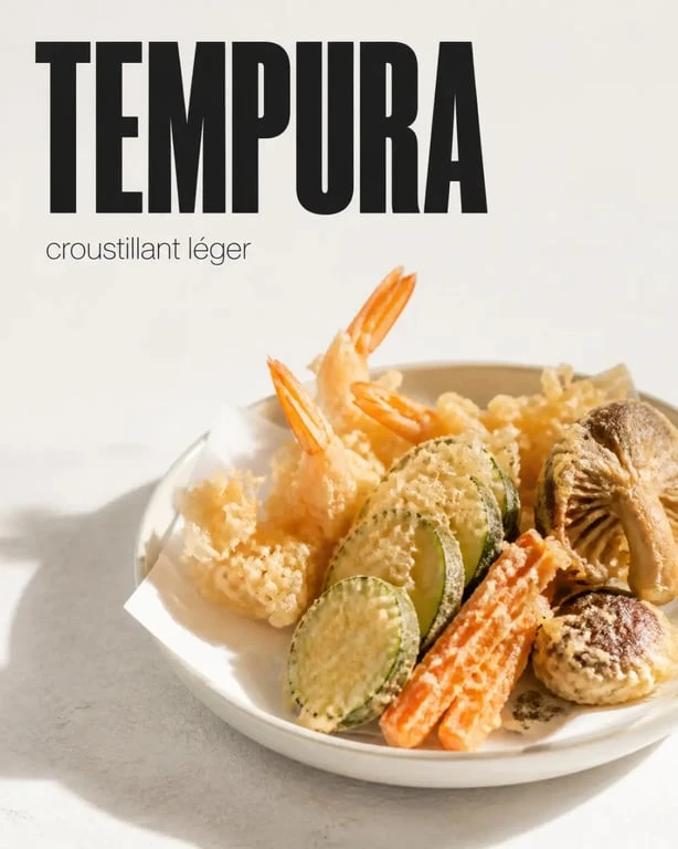 Pâte tempura croustillante servie en assiette avec crevettes et légumes frits