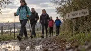 Sport nature santé : marche nordique à Vichy sur sentier campagne
